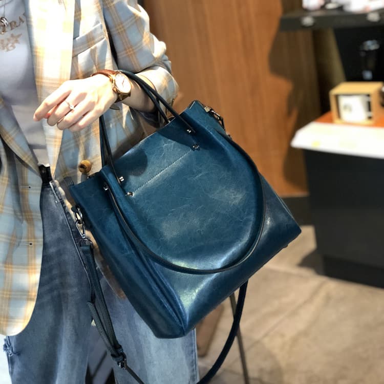 Vintage Leather Oversized Tote 15